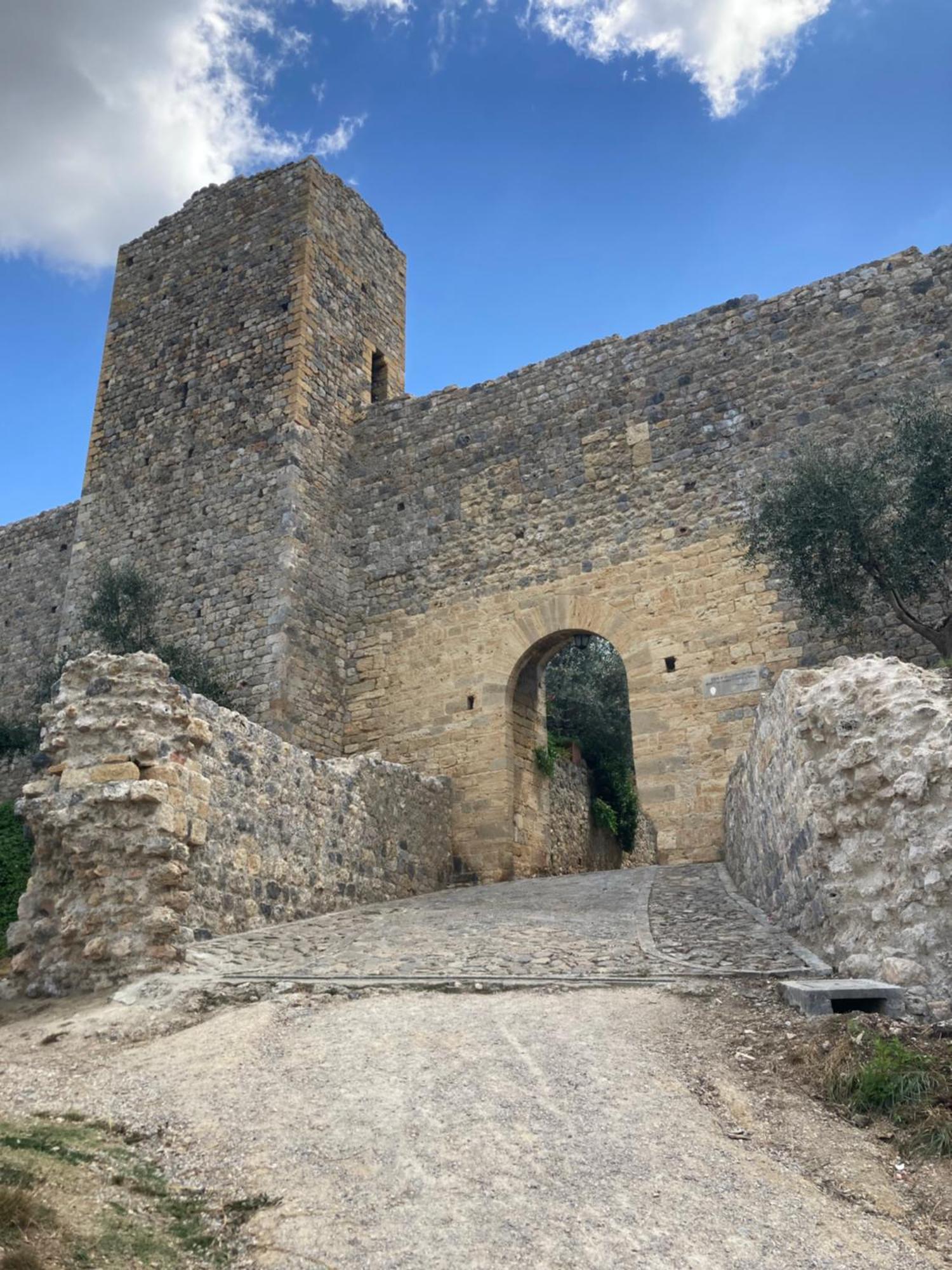 הוילה Monteriggioni Castello מראה חיצוני תמונה
