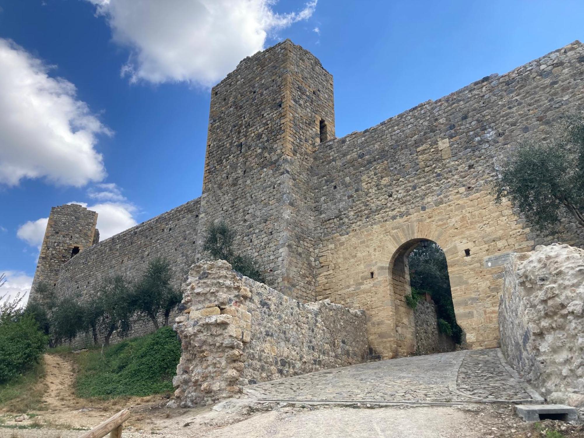 הוילה Monteriggioni Castello מראה חיצוני תמונה